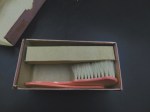comb brush pink box b